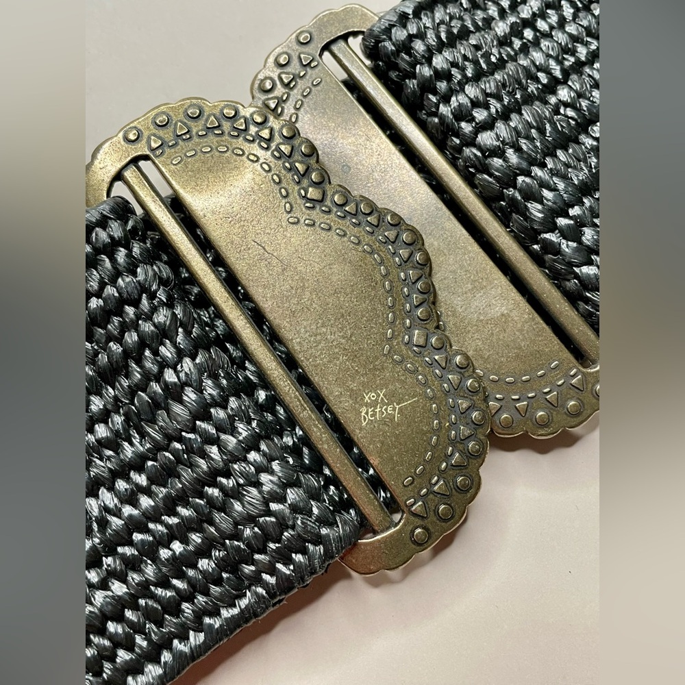 Betsey Johnson XOX cinch belt